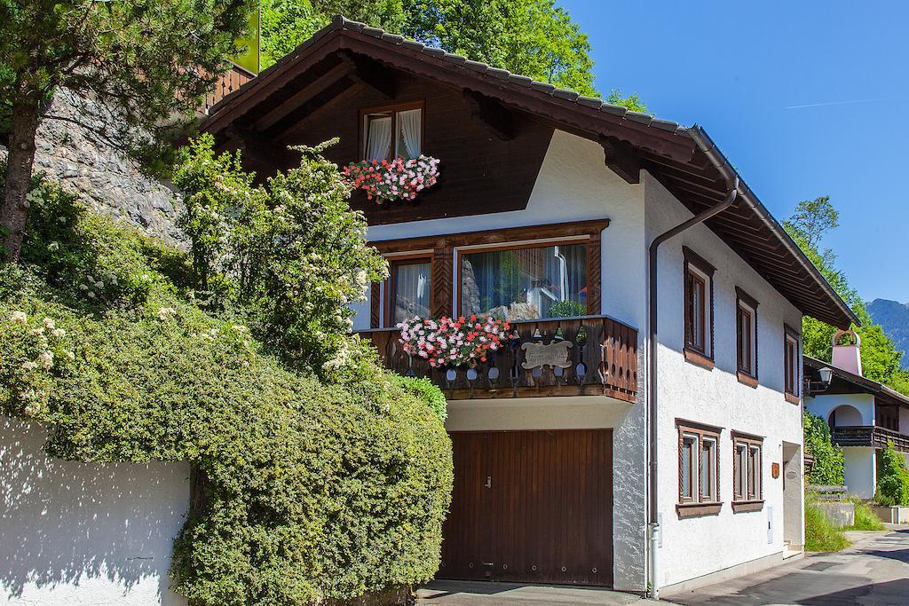 Апартаменты Haus Bader Миттенвальд Экстерьер фото